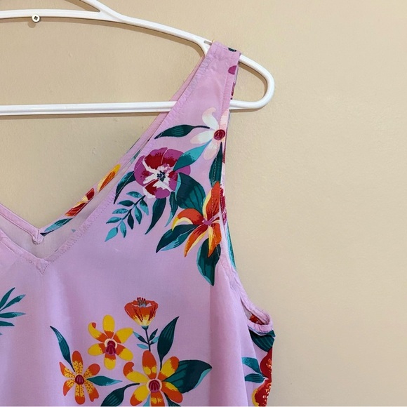 Old Navy Lilac Purple Tropical Floral V-Neck Tank Top Blouse - Picture 13 of 14